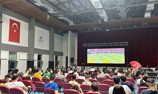 Vali Turan’dan Öğrenci ve Velilerine Jest