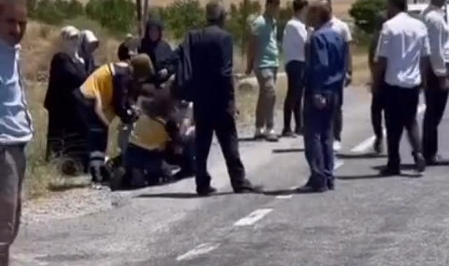 Van-Erciş karayolu kamyonet ile otomobilin çarpıştı