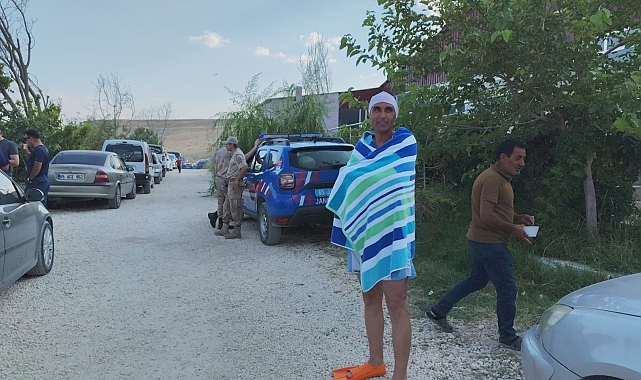 Van Gölü&#039;ne boğulma ihbarı  ekipleri harekete geçirdi