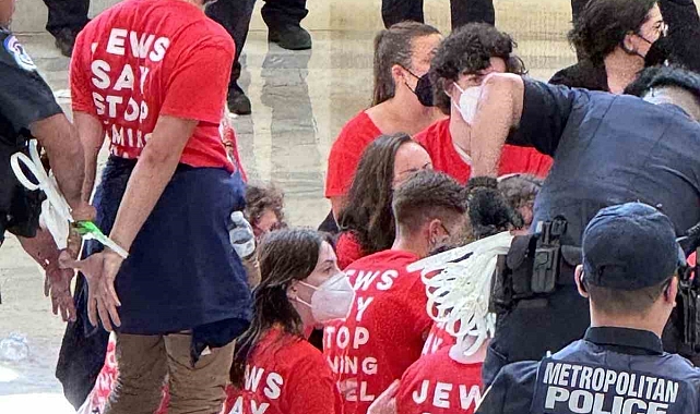 Yahudilerden ABD Kongresi&#039;nde İsrail protestosu