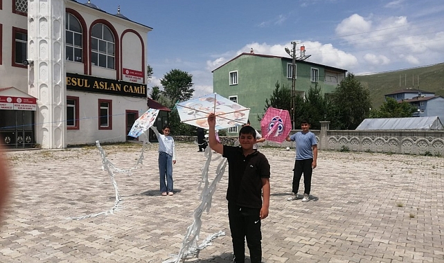 Yaz Kur&#039;an Kursunda çocuklar hem eğleniyor, hem öğreniyor