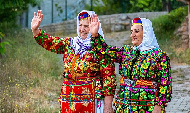 Yöresel kıyafetler gelecek kuşaklara aktarılacak