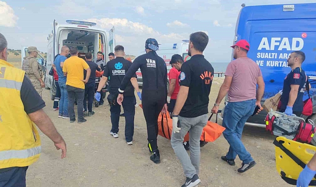 Yüzmek için Van Gölü&#039;ne girdikten sonra kaybolan şahıs 6 saat sonra kurtarıldı