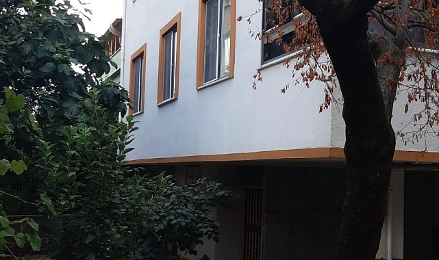 3. kattan düşen 15 yaşındaki kız ağır yaralandı