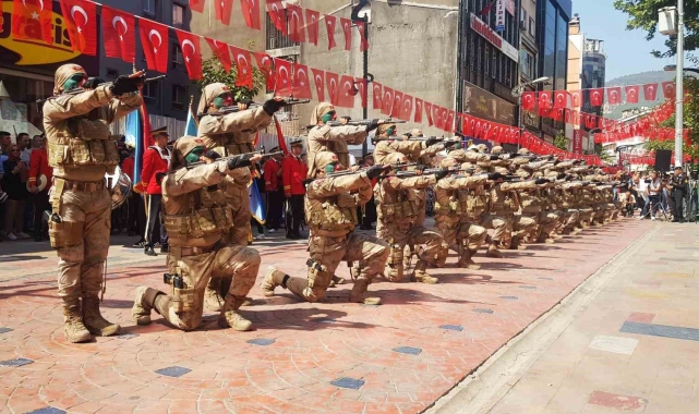 30 Ağustos Zafer Bayramına komandolar damga vurdu