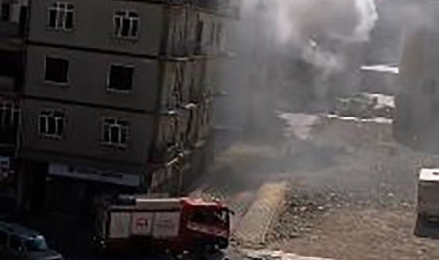 4 katlı bir apartmanın 2.katında çıkan yangın korkuttu