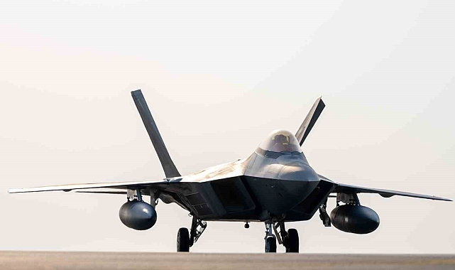 ABD, F22&#039;leri Orta Doğu&#039;ya konuşlandırdı