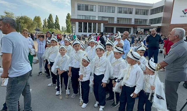 Aksaray'da, geleneksel sünnet şöleni, binlerce çocuğun ve ailesinin katılımıyla gerçekleştirildi