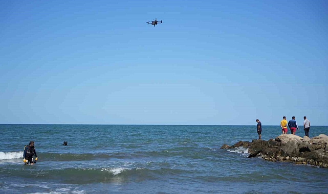 Alkol aldığı erkek arkadaşı ile denize giren genç kadın kayboldu