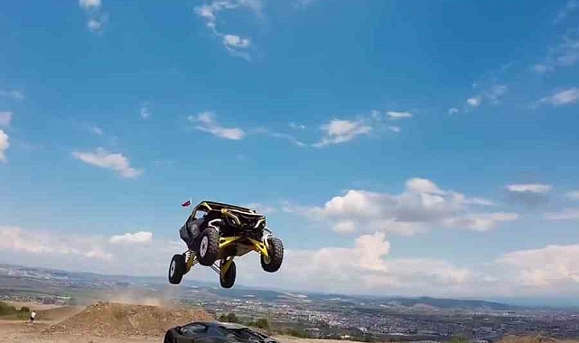 ATV ile atladı, Yusuf Dikeç pozu verdi