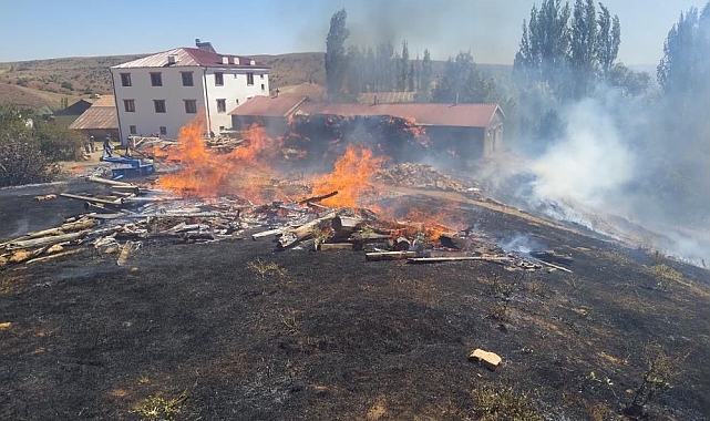 Bin 500 saman balyası kül oldu