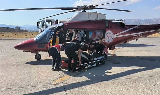 Bingöl'de solunum sıkıntısı yaşayan 80 yaşındaki hasta için ambulans helikopter havalandı
