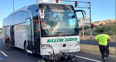 Bizim Iğdır otobüsü kaza yaptı, 2 yaralı!