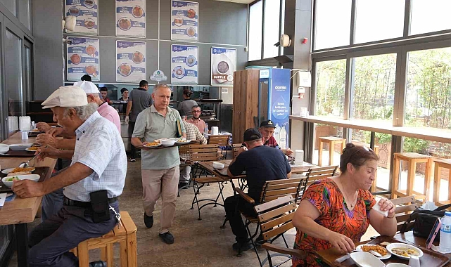 Büyükşehir Belediyesi 7&#039;den 77&#039;ye Bütün Aydınlılara Hizmet Veriyor