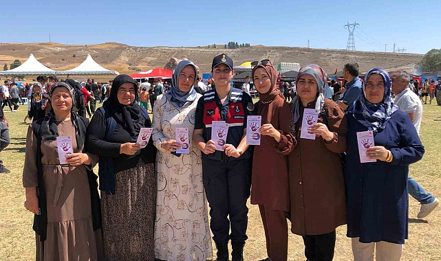 Çallı köyünde düzenlenen festivalde kadınlara KADES anlatıldı