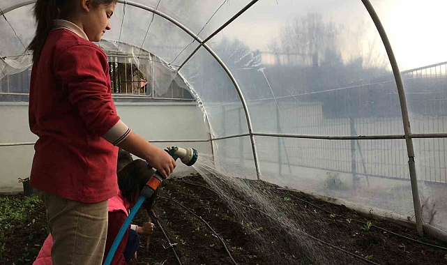 Çevreci okullara &quot;yeşil bayrak&quot;