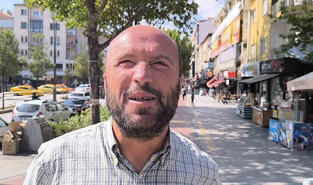 &#039;Çikolatalı Sami&#039; olarak bilinen görme engelli vatandaşın lunapark videosu viral oldu