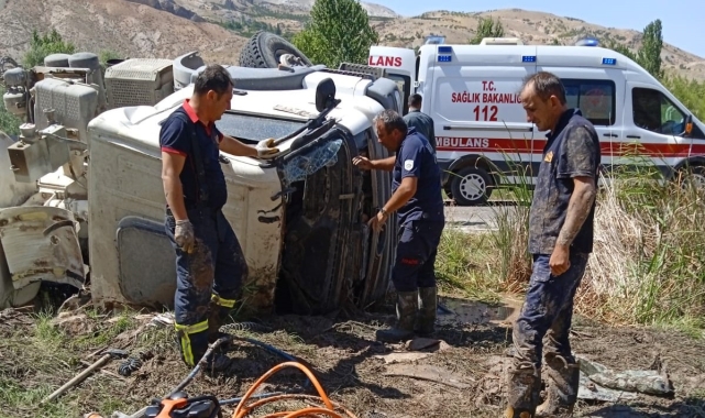 Çimento mikseri devrildi: 2 yaralı