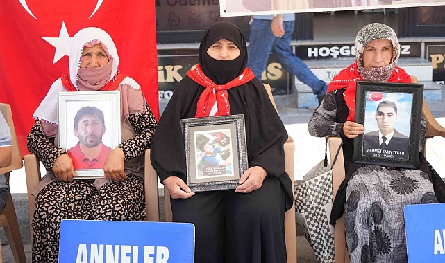 Çocukları terör örgütü PKK tarafından kaçırılan ailelerin evlat nöbeti sürüyor