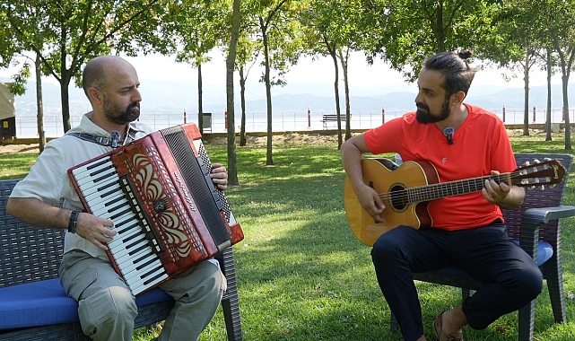 Depremin gölgesinde kalan aşk