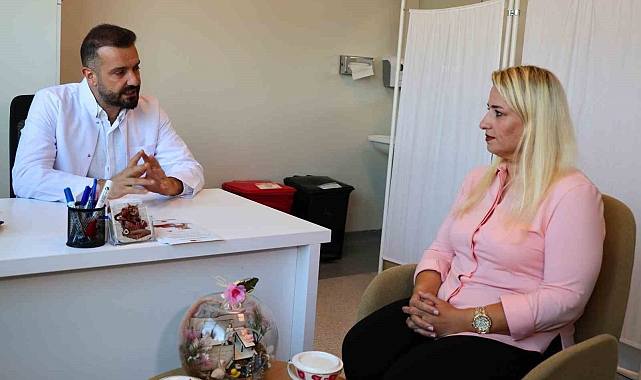 Dördüzlerine bakabilmek için 55 kilo verdi