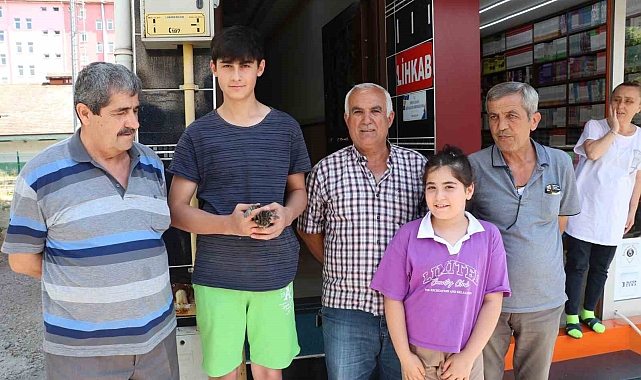 Duyarlı vatandaş bulduğu vaşak yavrusunu yetkililere teslim etti