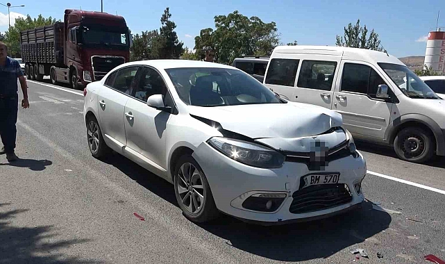 Elazığ&#039;da trafik kazası: 3 yaralı