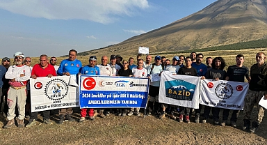 Emekliler Yılı nedeniyle Küçük Ağrı Dağı zirvesine tırmanış gerçekleştirildi