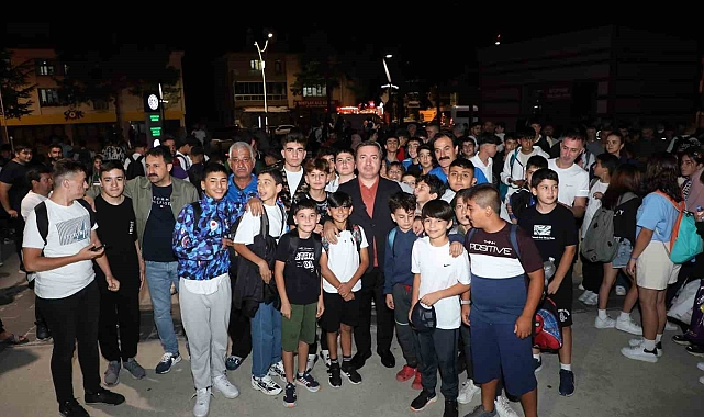 Erzincan&#039;dan Malazgirt&#039;e gidecek olan 580 kişilik grup uğurlandı