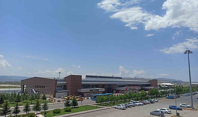 Erzurum Hava Limanı&#039;ndan Temmuz ayı içinde 102 bin 926 kişi uçtu