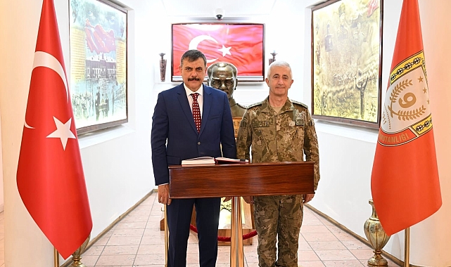 Erzurum Valisi, 9&#039;uncu Kolordu Tümgeneral Tevfik Algan&#039;ı ziyaret etti