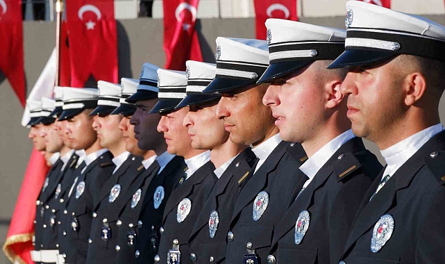 Erzurum&#039;da 393 polis adayı için POMEM Çat Yolu Yerleşkesi&#039;nde mezuniyet töreni düzenlendi