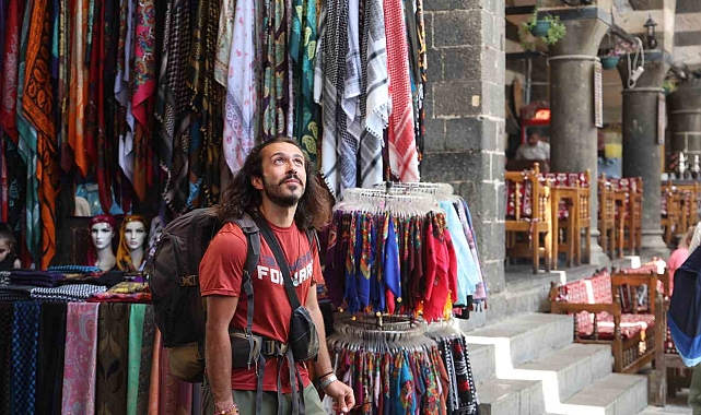 Evden kovuldu, 5 yılda 71 şehir 7 ülke gezdi