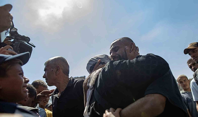 Hapishanede tutulan ikisi kadın 25 Filistinli mahkumun serbest bırakıldı