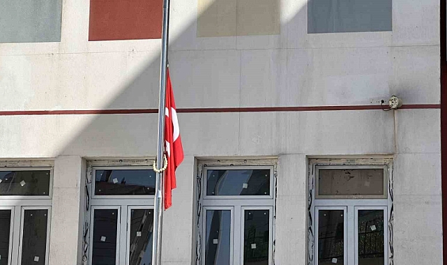 Iğdır’da İsmail Haniye için bayraklar yarıya indirildi