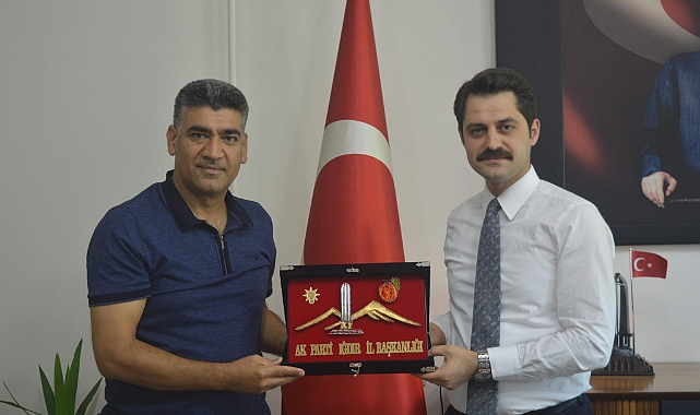 İl Başkanı Ayaz’dan Tuzluca Kaymakamı Yılmaz’a hayırlı olsun ziyareti