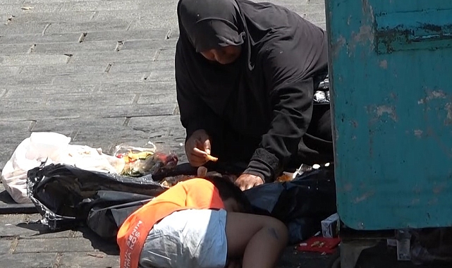 Kadın dilenci, turistlerden aldığı parayı döviz bürosunda TL'ye çevirdi