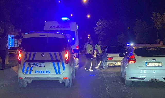 Kafa kafaya çarpışan motosiklet kazasında 3 kişi yaralandı