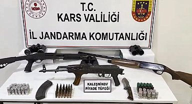 Kağızman'da Kaleşnikov ve mühimmat ele geçirildi