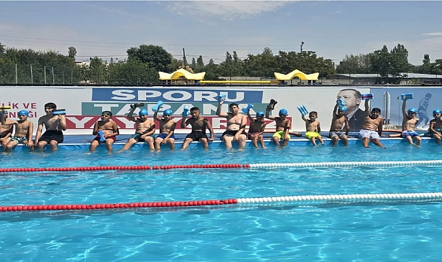 Karakoyunlu&#039;da &quot;Yüzme Bilmeyen Kalmasın&quot; Projesi devam ediyor