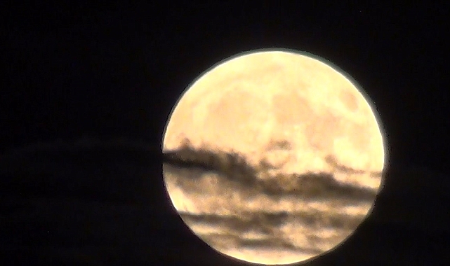 Kars&#039;ta dolunayın görsel şöleni kameralara yansıdı