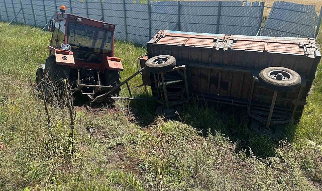 Kars&#039;ta traktör römorku devrildi: 1 yaralı