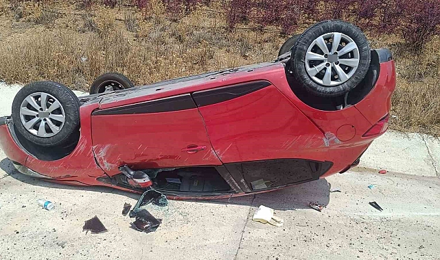 Kontrolden çıkan otomobil devrildi