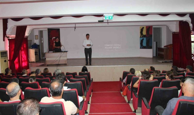 Köyceğiz&#039;de &#039;Türkiye Yüzyılı Maarif Modeli&#039; tanıtım semineri düzenlendi
