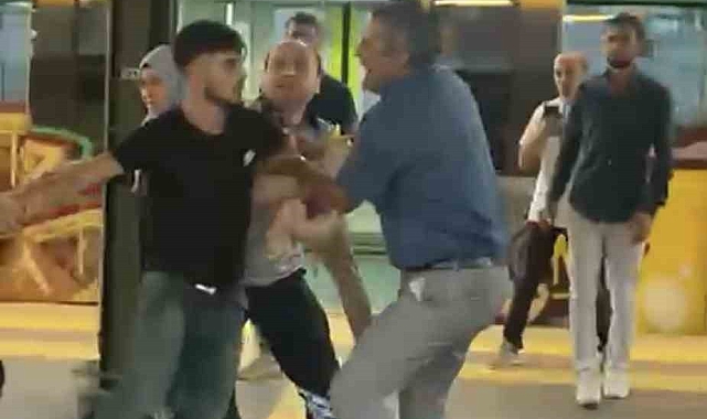 Marmaray istasyonunda çıkan kavgada, şahıslardan biri güvenlik görevlisinin silahını almaya çalıştı