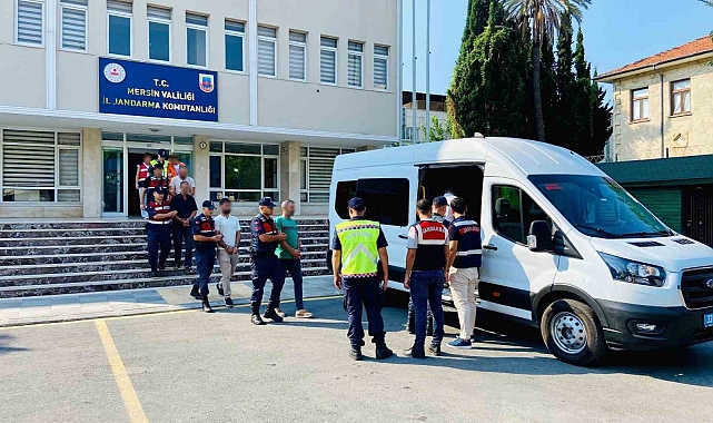 Mersin&#039;de terör operasyonunda yakalanan 9 kişiden 4&#039;ü tutuklandı