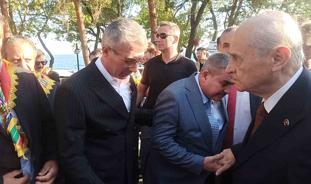 MHP Lideri Bahçeli Ahlat&#039;ta partililerle bir araya geldi