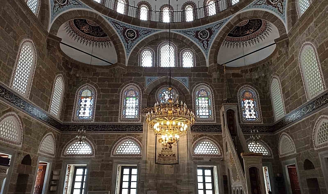 Mimar Sinan tarafından yaptırılan Pertev Mehmet Paşa Cami zamana meydan okuyor