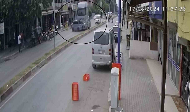 Mini araç oyuncak araba gibi sürükledi