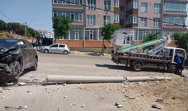Motosikletle Togg çarpıştı, togg kullanılamaz hale geldi
